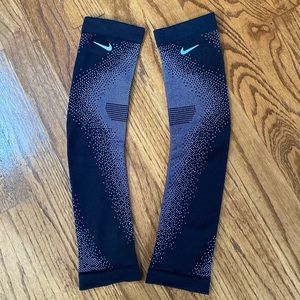 Nike Breaking 2 Running Sleeves